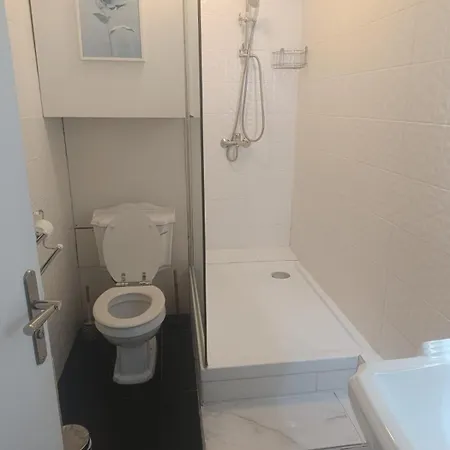 Joli 2 Pièces Proche Marais Parigi